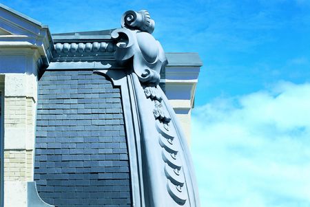 Handwerkliche Details in den Pariser Dächern