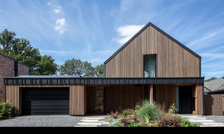 Frontalansicht des Wohnhauses in der Apfelweid